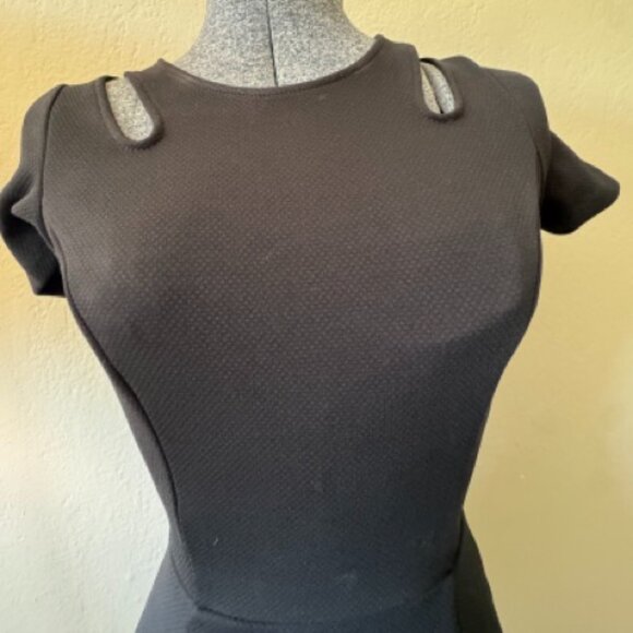 Love Ady Black Cut Out Cap Sleeve Dress - XS - Picture 3 of 8